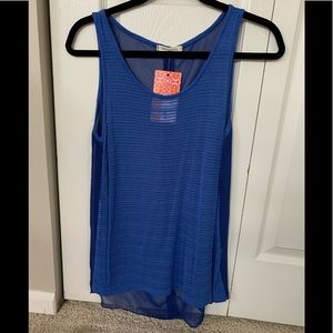 NWT tea n rose tank top, blue, medium, button detail on back